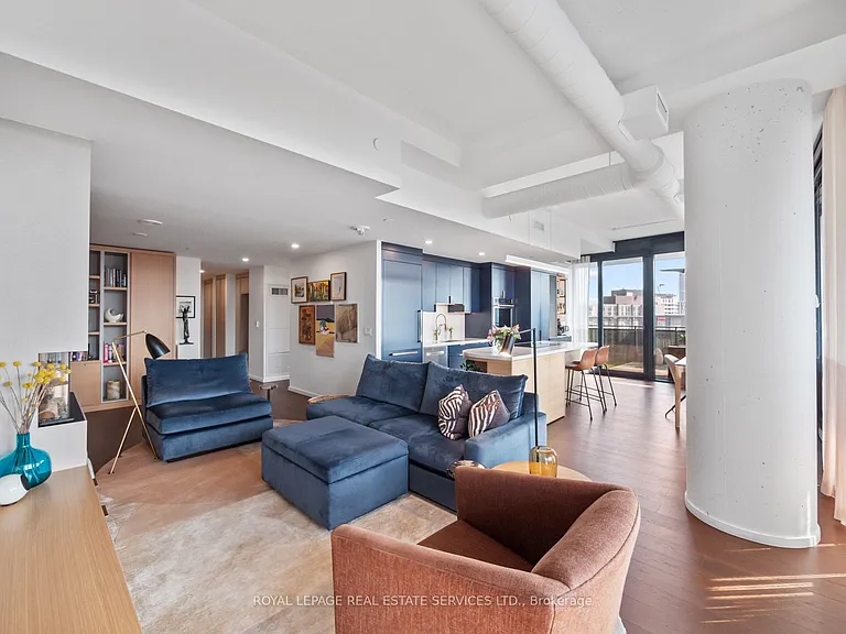 21 Lawren Harris Sq #904 — Photo 13
