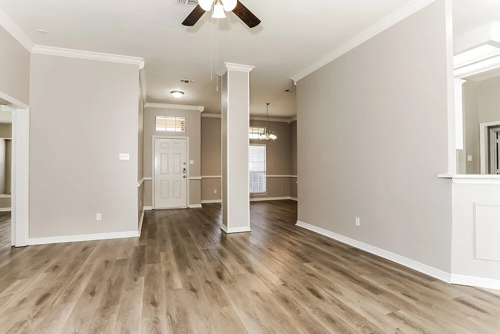 3 bed, 2.0 bath, 1813 sqft, $2,425 — Photo 4