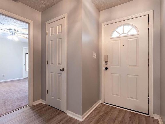 3rd image of 465 Lee Road 437
