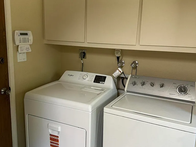 1536 E Gemini Dr — Photo 17