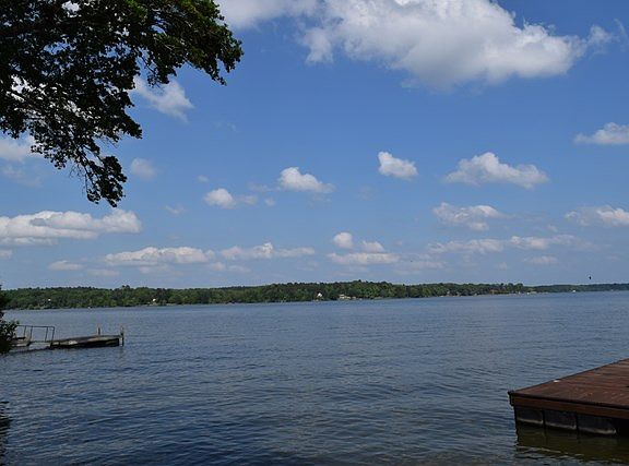 5th image of 409 Lakeshore Dr