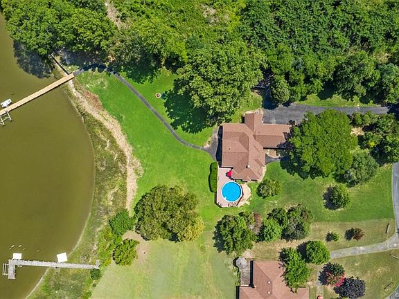 3rd image of 324 Hale Dr