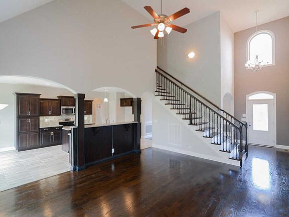 4th image of 536 Larkspur Dr