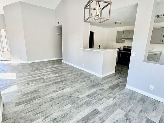 5th image of 2472 Tibbets Blvd