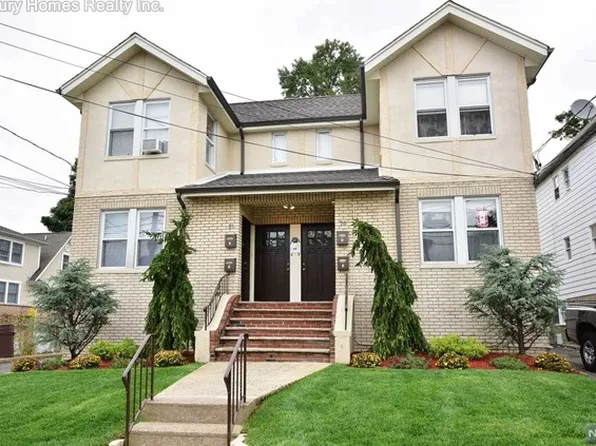 79 Liberty Pl, Palisades Park, NJ 07650