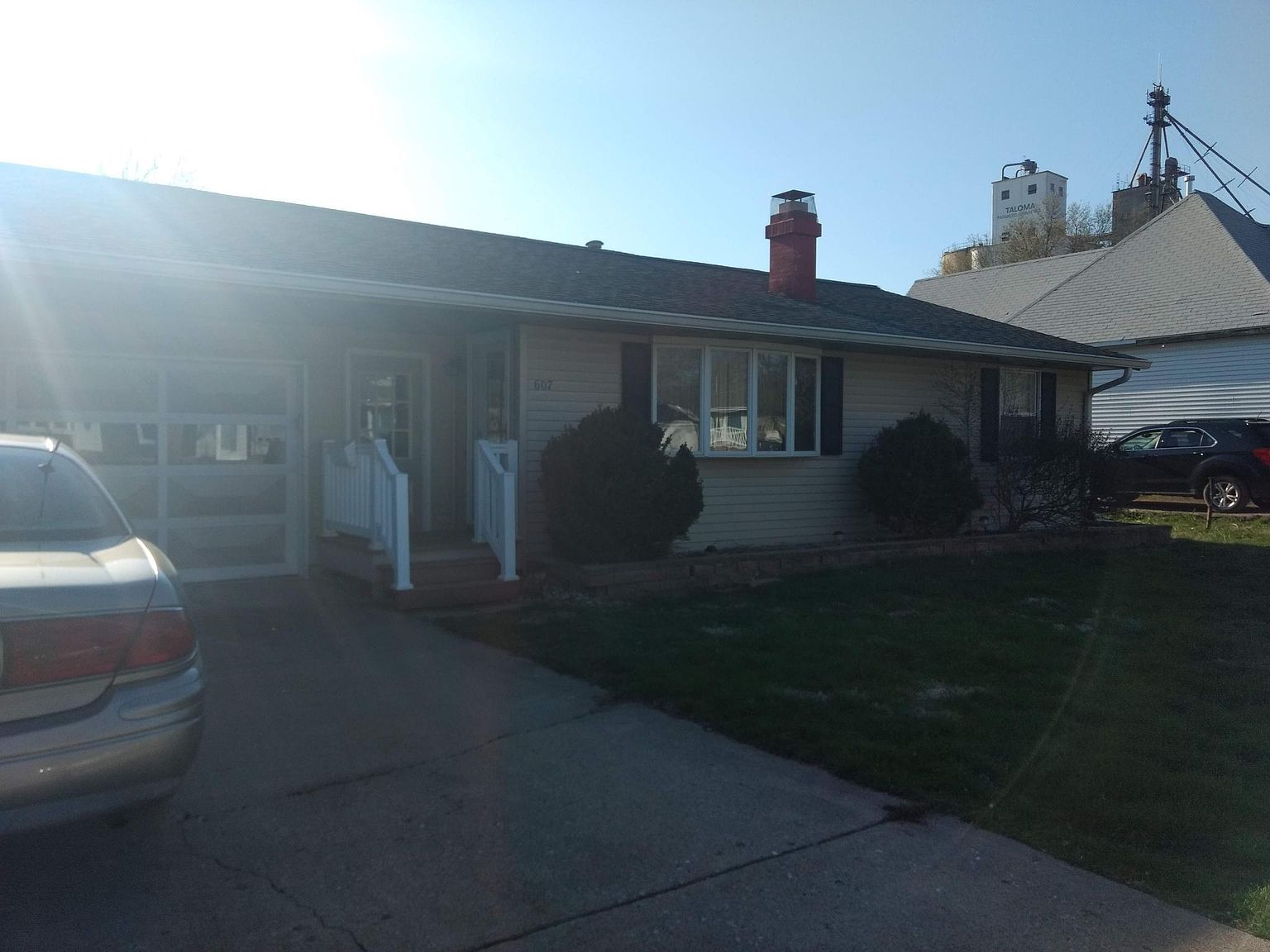 607 Elm St, Delavan, IL 61734 Zillow