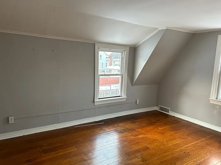 1810 W Genesee St #11 — Photo 4