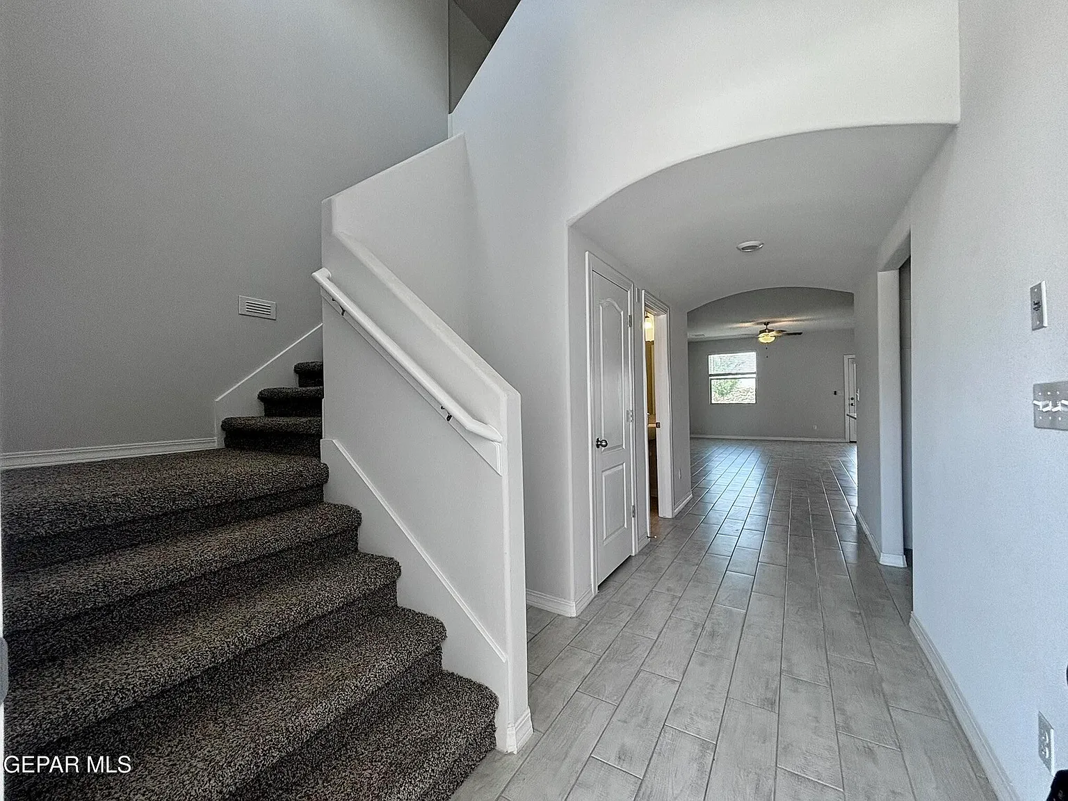 4 bed, 2.5 bath, 2441 sqft, $2,495 — Photo 3