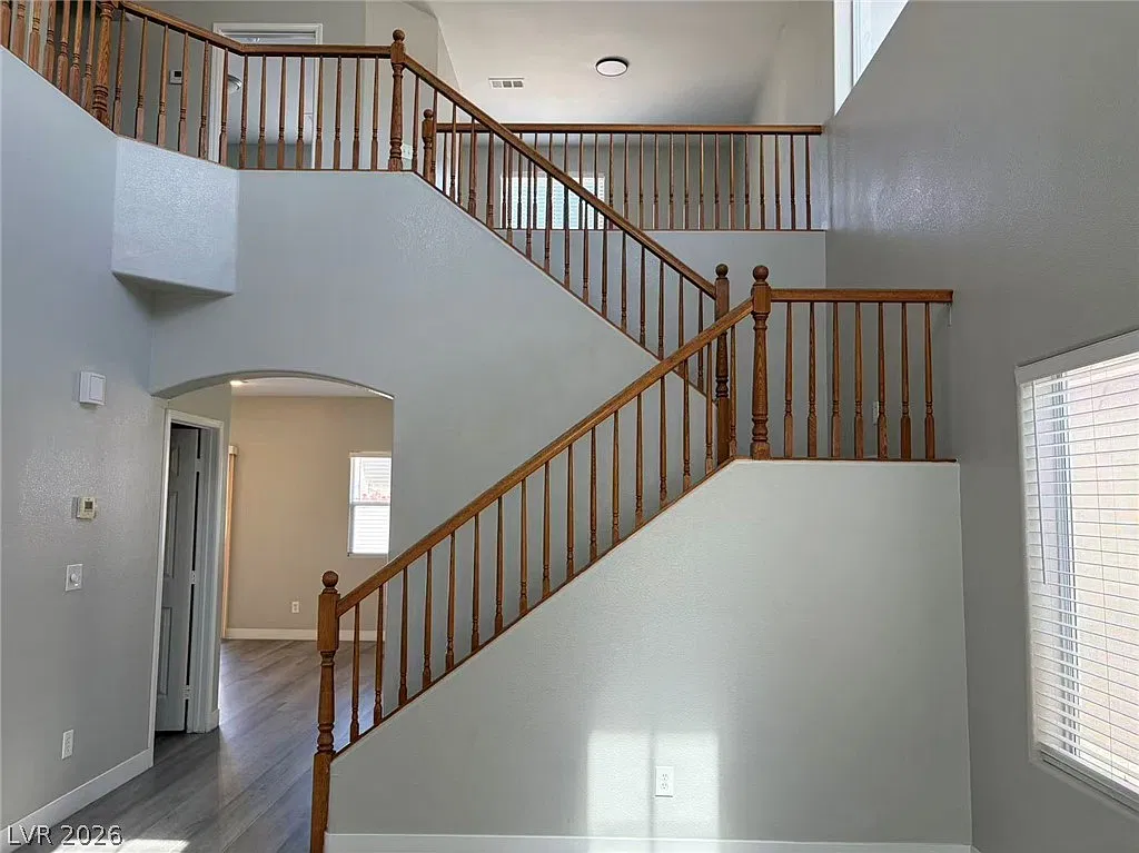 3 bed, 3.5 bath, 1829 sqft, $1,995 — Photo 2