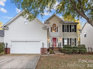 12008 Harmon Ln, Pineville, NC 28134