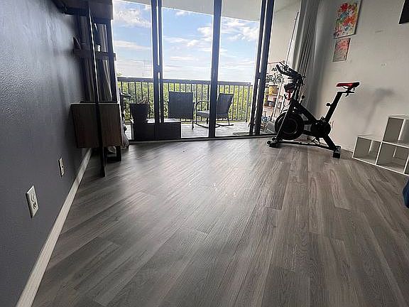 3rd image of 300 Columbia Dr #303-1