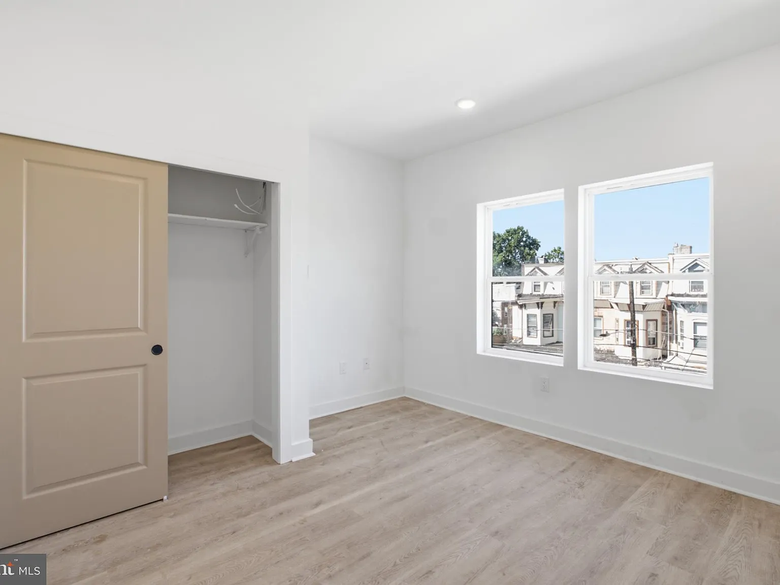 2 bed, 1.0 bath, $1,600 — Photo 3