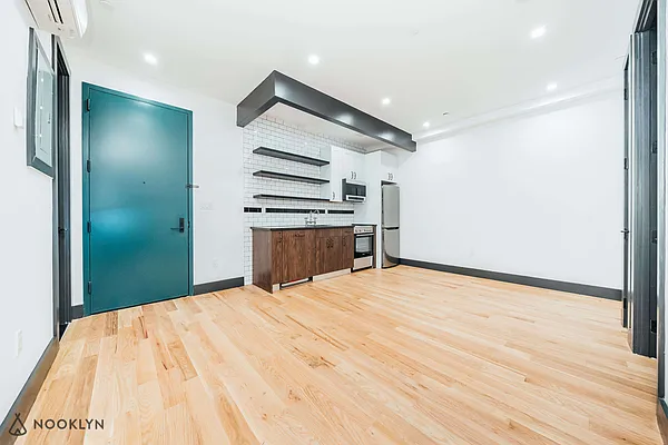 Rented by Nooklyn NYC LLC | media 19