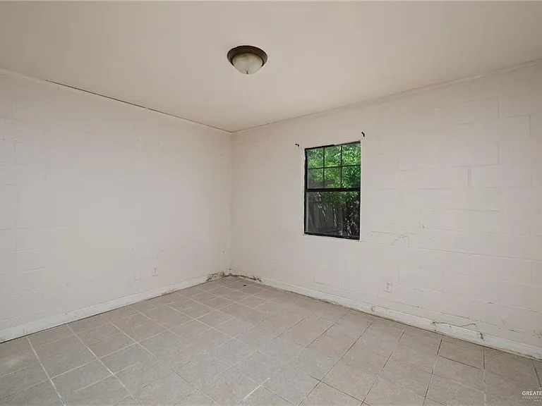 301 E Elida St — Photo 7