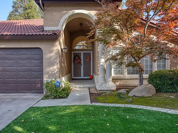 3rd image of 8306 N Classics Ave