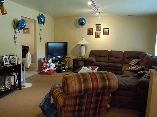 4th image of 15127 Huntington Ct