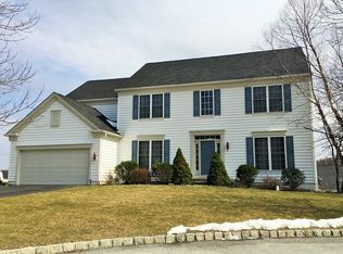 421 Hemlock Ln, Chester Springs, PA 19425