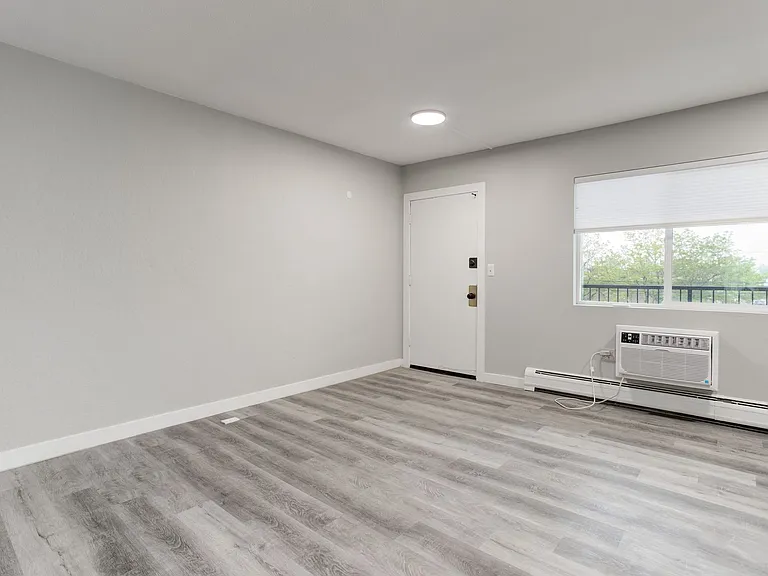 1 and 2 Bedroom Modern Renovated Living with a Community Courtyard & Dog Park in North Denver — Photo 15