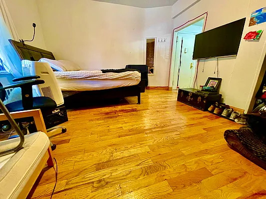 Rented by R New York | media 45