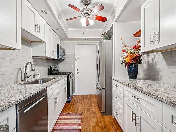 3rd image of 6851 Roswell Rd Unit F32