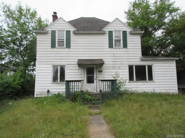 2217 Raskob St, Flint, MI 48504