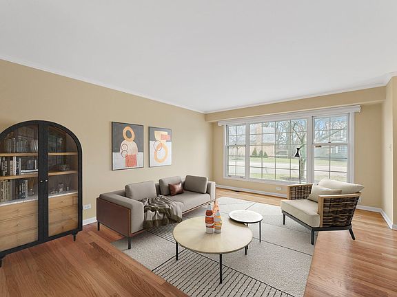 4th image of 19W138 Avenue Royal