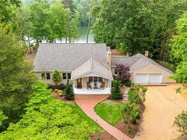 219 W Queens Dr, Williamsburg, VA 23185
