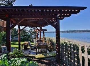 4058 Beach Dr, Freeland, WA 98249