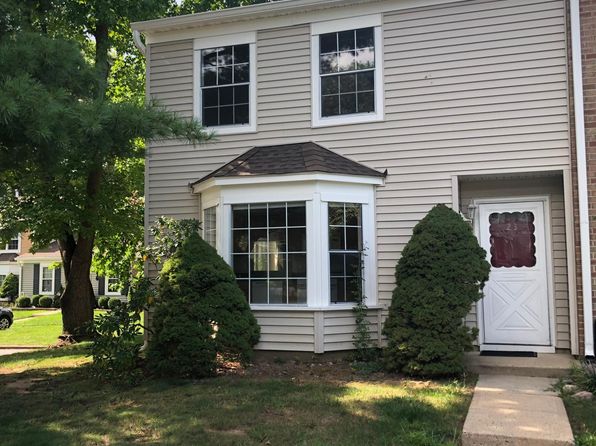 23 Cloister Ct #23