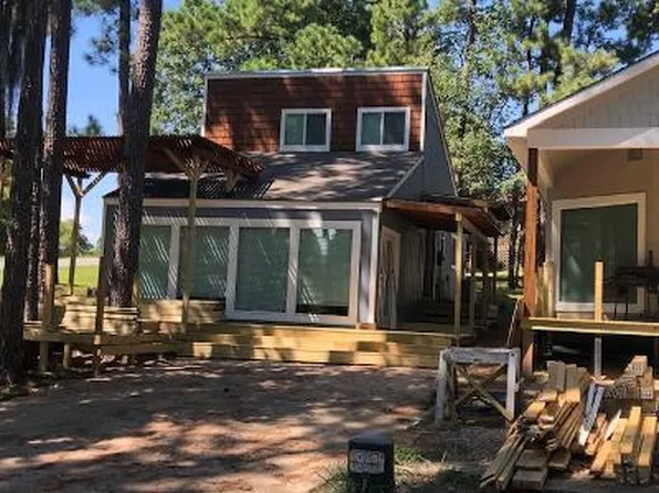 5 Harbour Ln, Coldspring, TX 77331