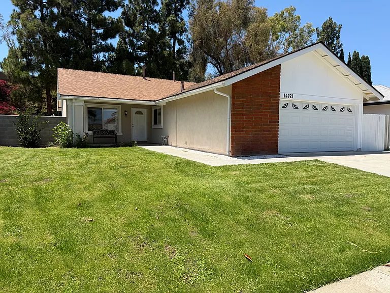14921 Pinehaven Rd — Photo 3