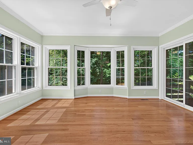 8405 Overlook St — Photo 9