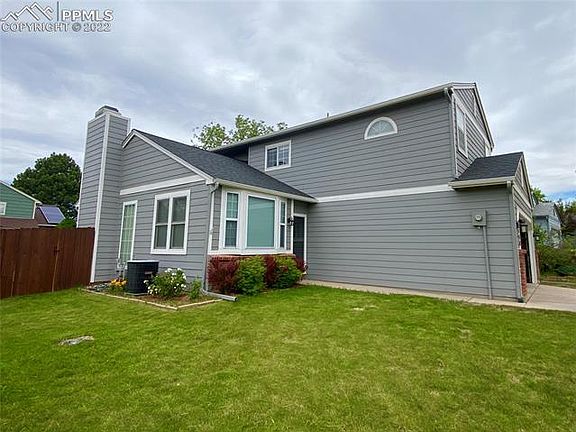 3rd image of 8440 Sassafras Dr