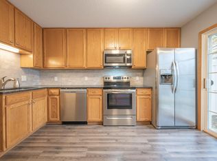 9469 Jewel Ln N, Maple Grove, MN 55311