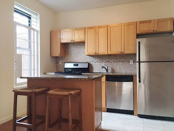 2nd image of 40 W 127th St APT 17
