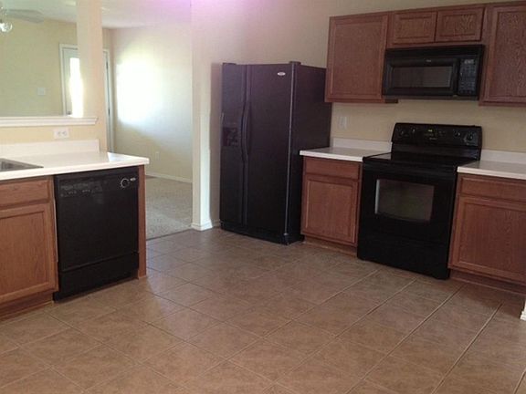 4th image of 16621 Woodside Dr
