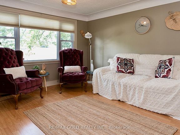 4th image of 5853 McLeod Rd