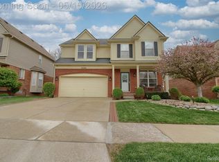 28260 Cottage Ln, New Hudson, MI 48165