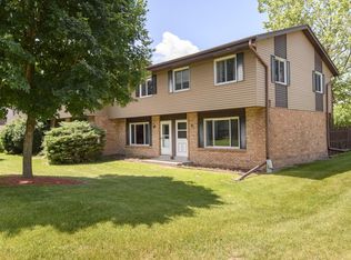 W167N11566 Bishop Dr, Germantown, WI 53022