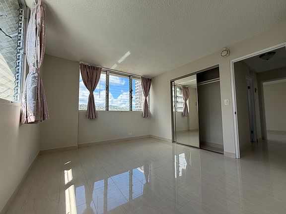 3rd image of 2651 Kuilei St APT B81