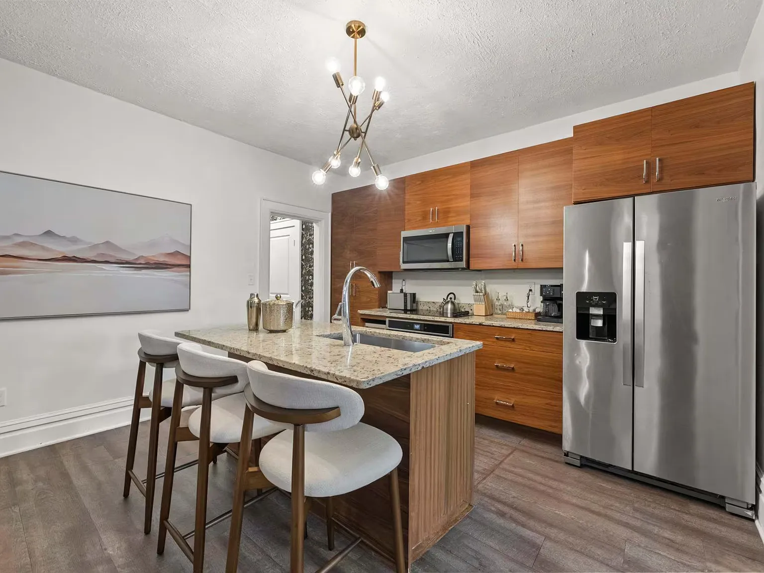 5 bed, 2632 sqft, $2,750 — Photo 2