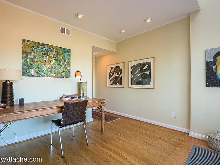 224 E St NE — Photo 44