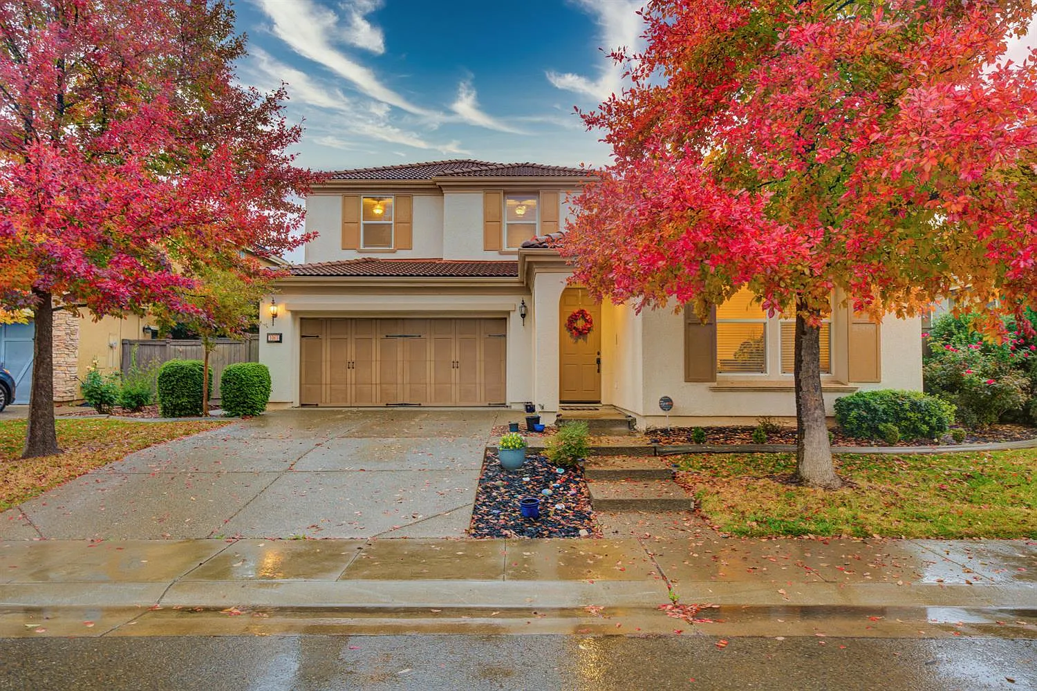 1069 Thornhill Ln photo 1