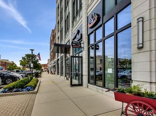 450 Village Center Dr #203, Burr Ridge, IL 60527