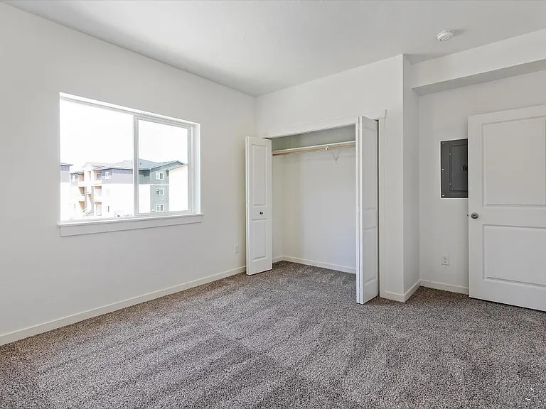 Hawk's Landing Apartments — Photo 81