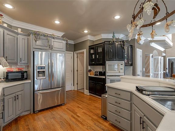 4th image of 1452 Stratford Hall Ct