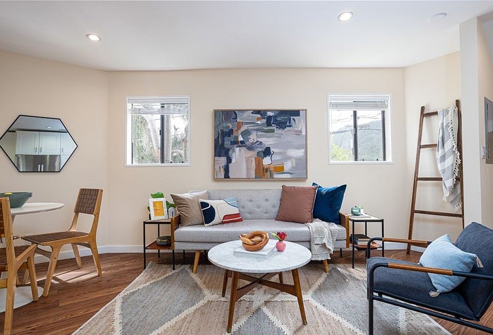 1st image of 3245 Altura Ave APT 1