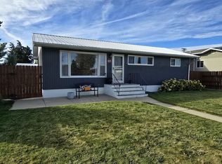 809 S Sewell Ave, Miles City, MT 59301