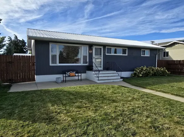 809 S Sewell Ave, Miles City, MT 59301