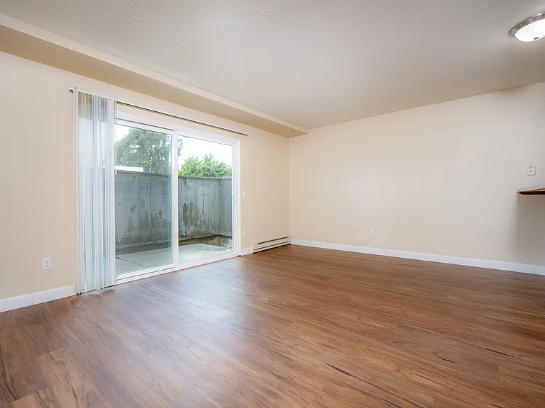 214 Cypress #3 living1